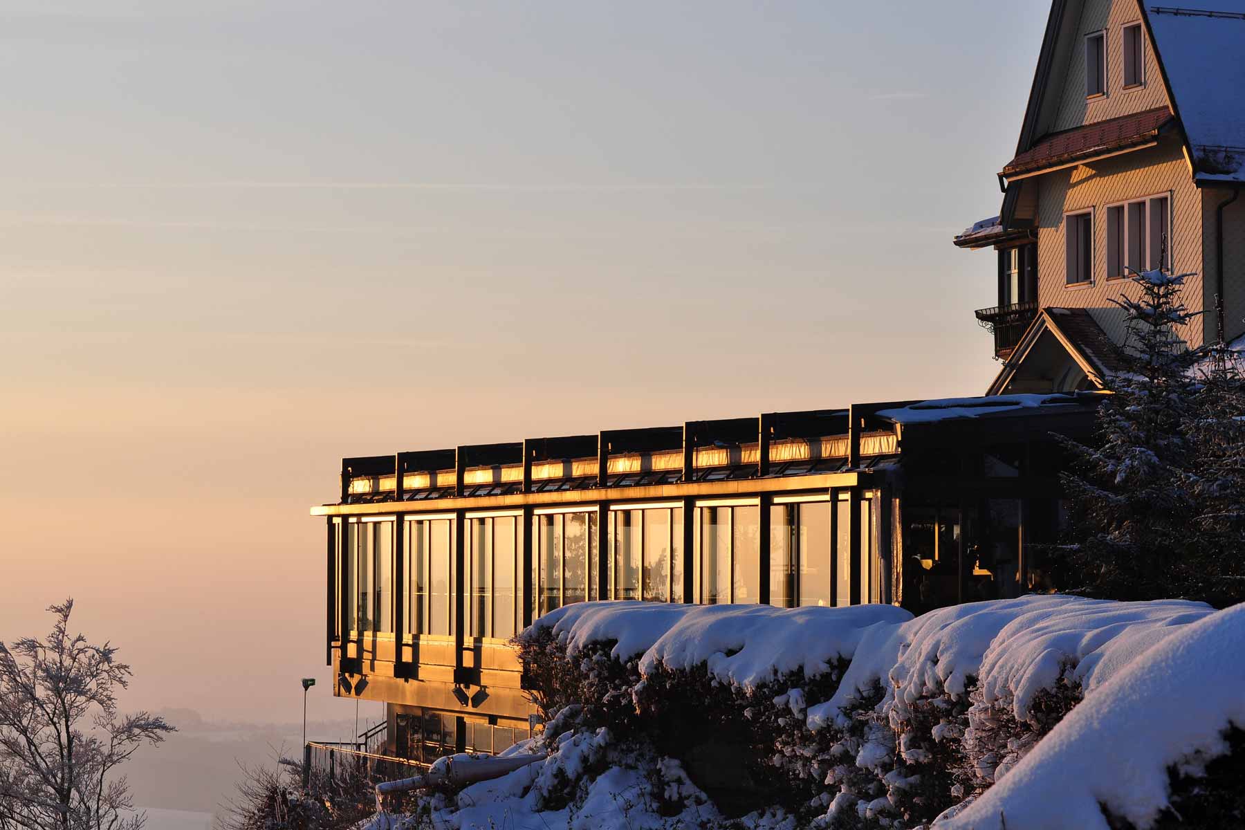 Uetliberg - Uto Kulm. | Photo Roland zh via Wikipedia under CC BY-SA 3.0