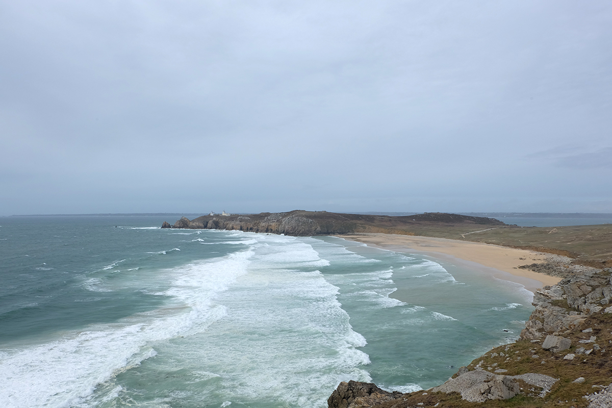 Right next to the Pointe de Pen-Hir there's the Musée Mémorial Bataille Atlantique. You can walk around all the bunkers from WWII and this is the view of the Celtic Sea and the Pointe du Toulinguet.