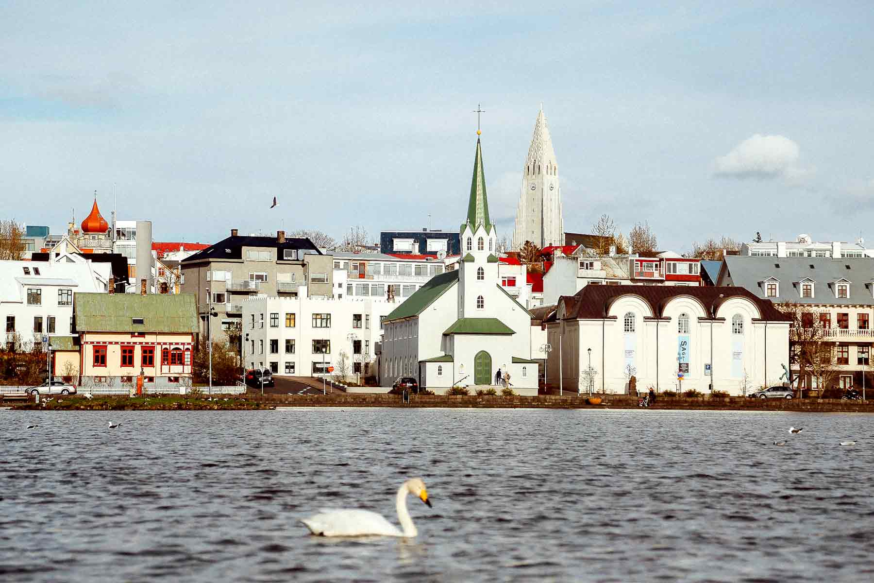 The best time to visit Iceland runs from June to September, although you can get all four seasons in a day. | Photo: Evelyn Paris via Unsplash.