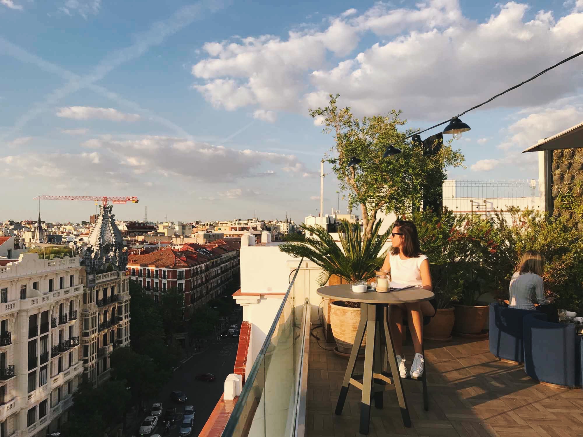 Overlooking Salamanca neighbourhood on one side and El retiro on the other side, this is El cielo de Alcalá. 