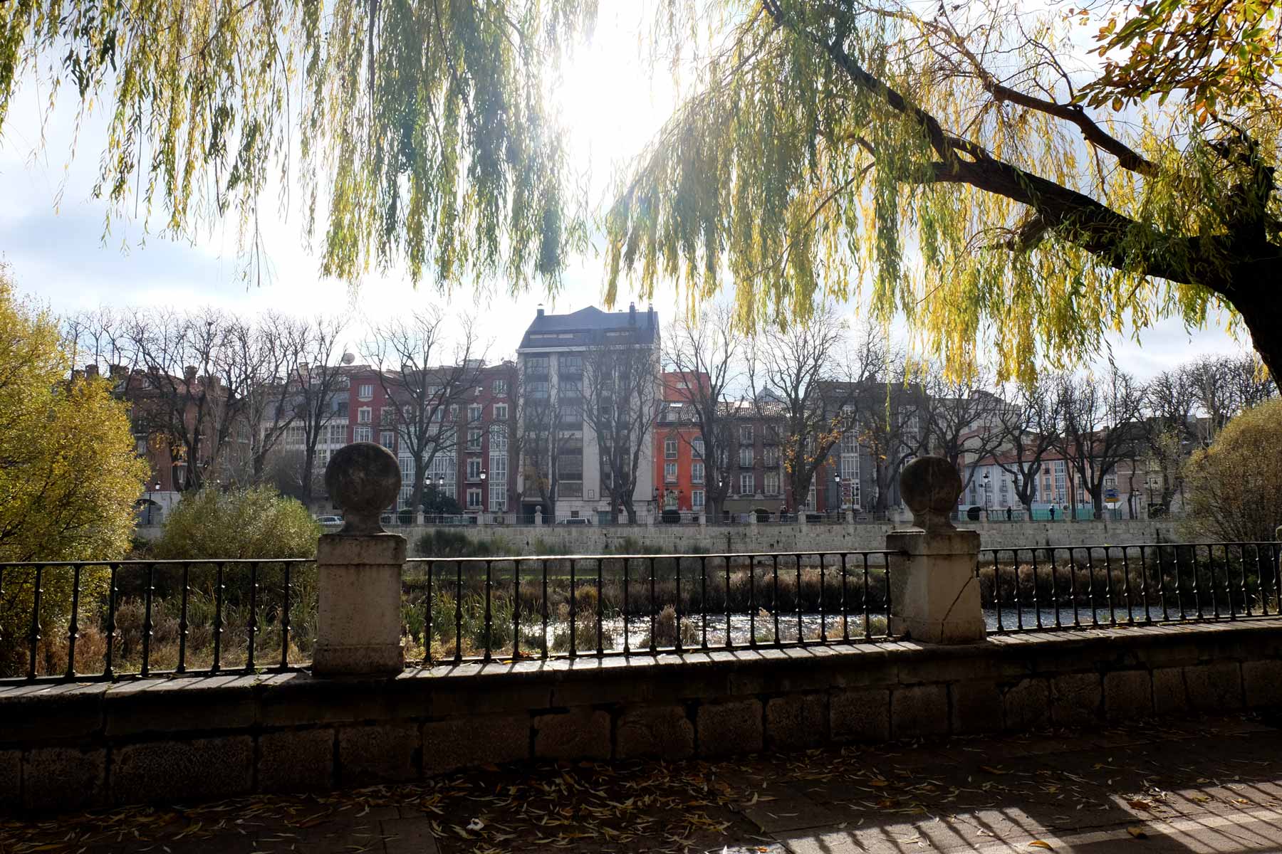 The banks of the Arlanzón River are just lovely. | Photo: Superminimaps