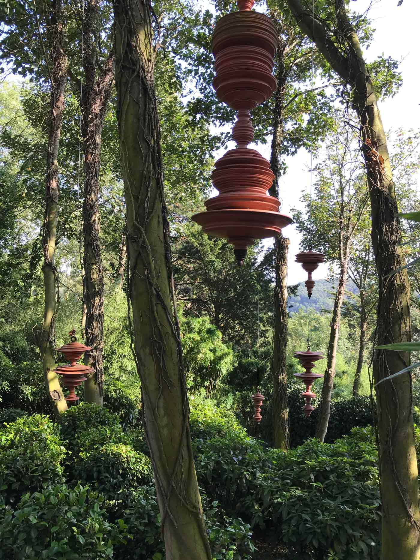 Jardin Zen embodies a harmonious coexistence of man and nature. Only plants with white blossoms grow here (not during summer tho). The garden features an audio installation, the purpose of which is to awaken the forces of good and to allow visitors to discover new ways of seeing their surroundings through art.